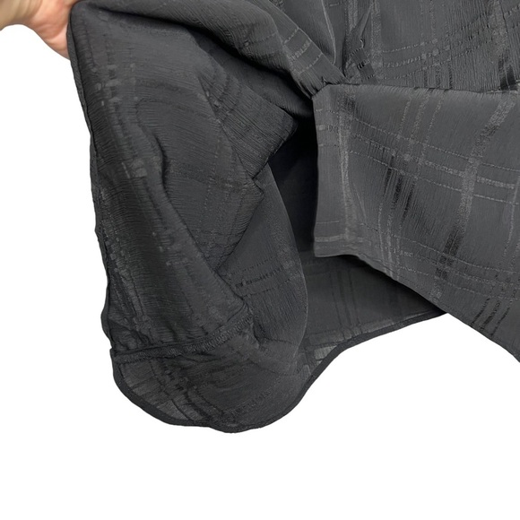 New Directions Black Grid Ruched Sleeve Shark Bite Hem Blouse - Picture 4 of 10